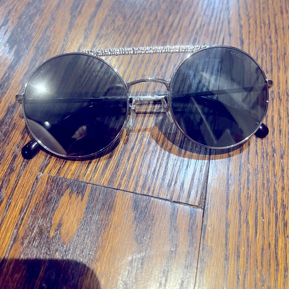 Chanel sunglasses - Picture 1 of 1